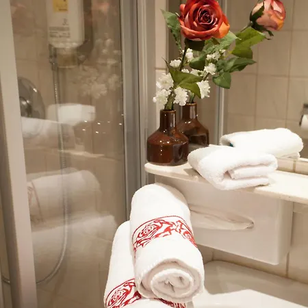 Rose Hotel