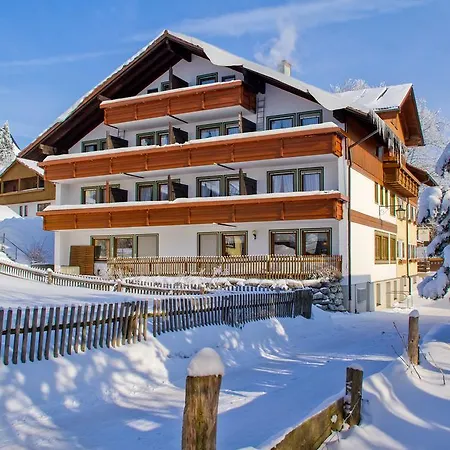 Rose Hotel Oy-Mittelberg