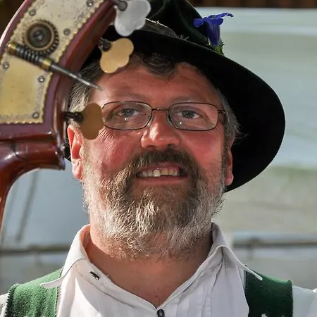 Rose Oy-Mittelberg