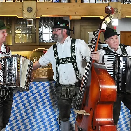Rose Hotel Oy-Mittelberg