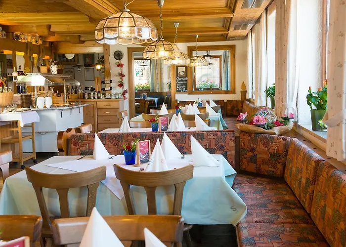 Rose Hotel