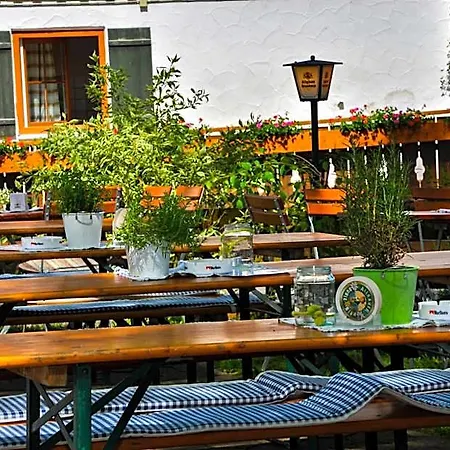 Rose 3* Oy-Mittelberg